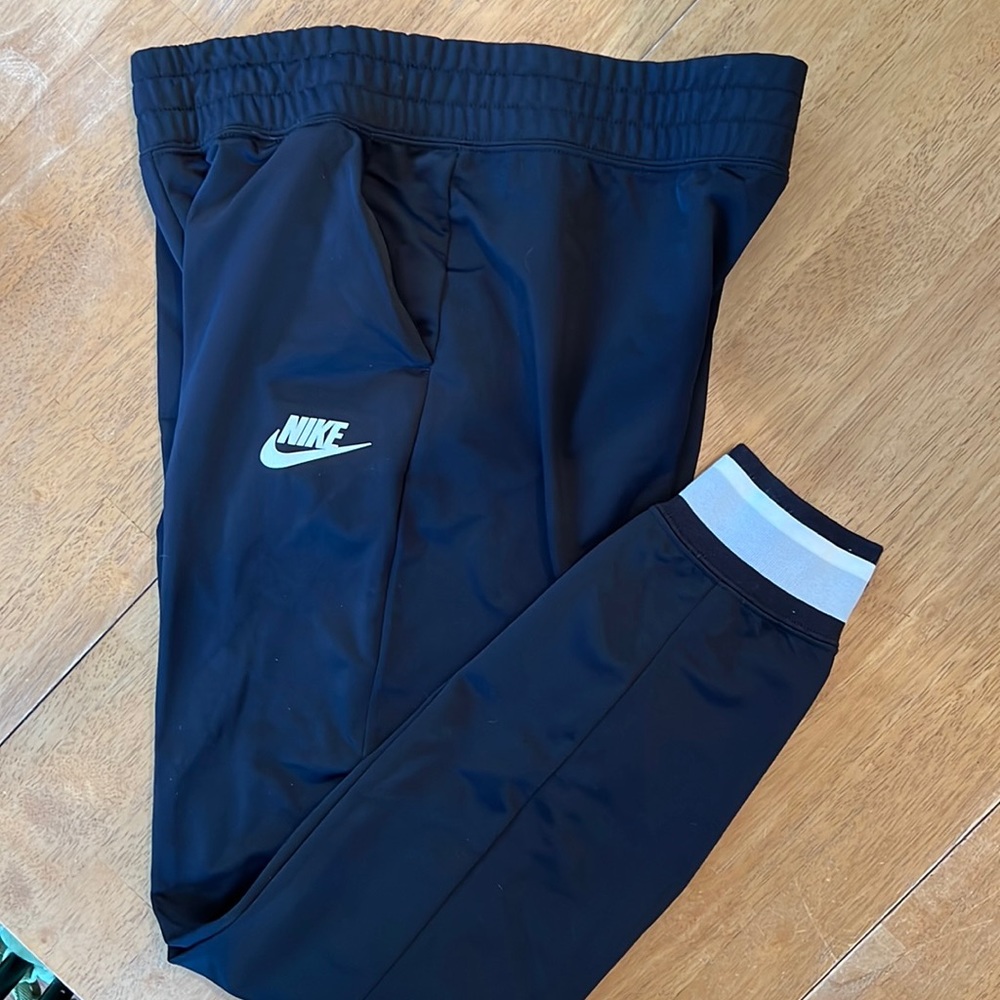 Nike pants, size M
